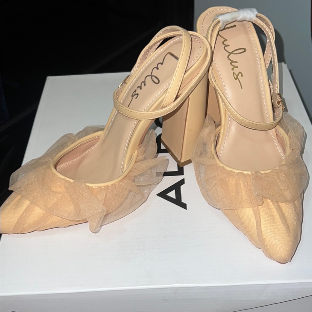 Lulu's Tan Elegant Heels